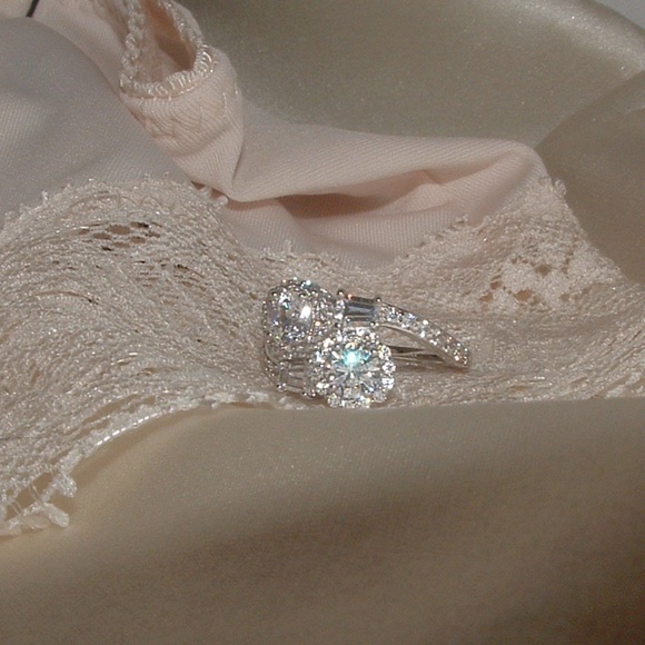 Cz Ring AAA Hsn Absolute Bypass Twist Ring - Picture 4 of 6